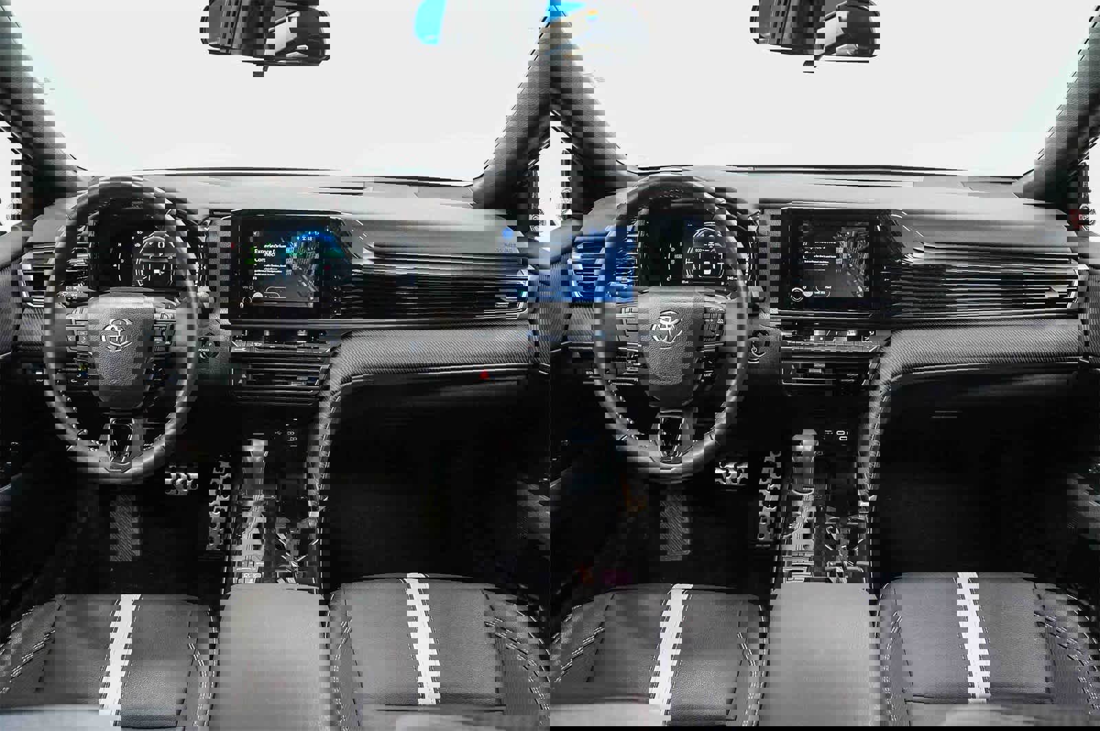 Used 2025 Toyota Camry SE image 12