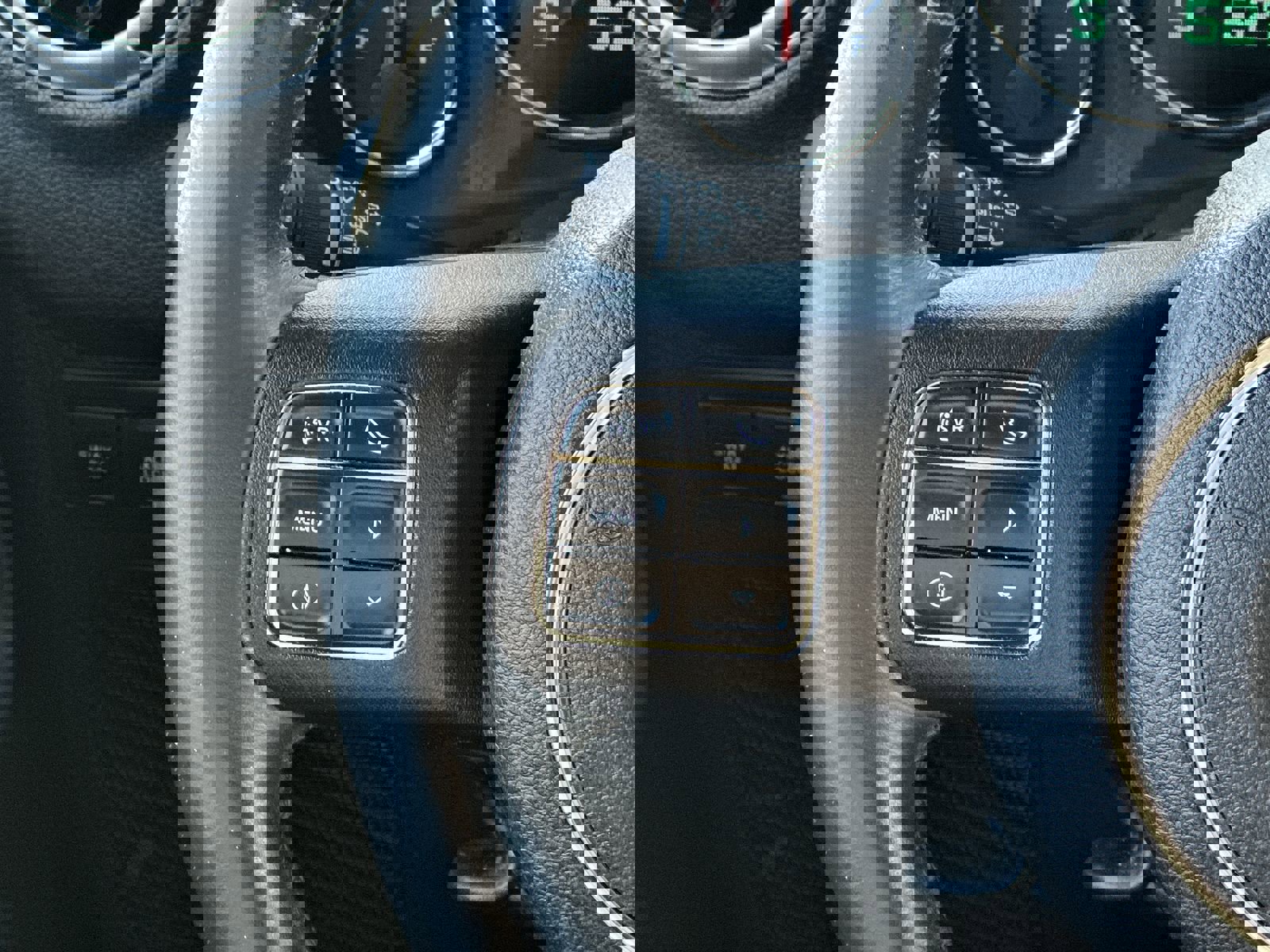 Used 2013 Jeep Wrangler Unlimited Rubicon w/ Connectivity Group image 20