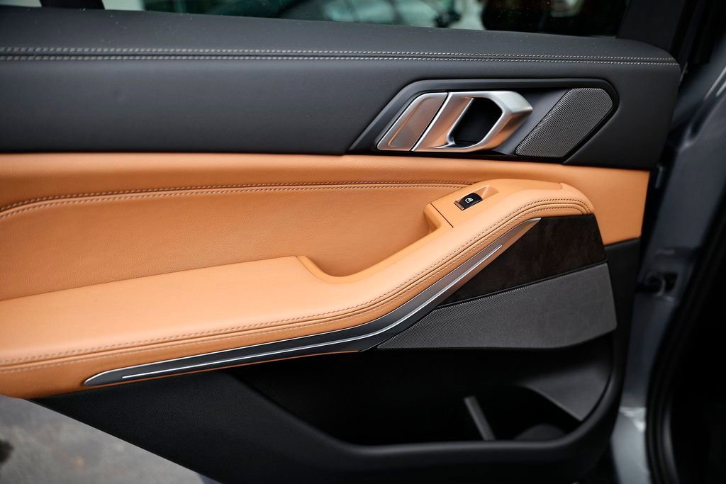 Certified 2025 BMW X5 sDrive40i w/ Premium Package image 23