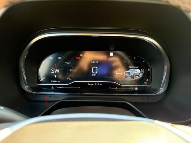 Certified 2022 GMC Yukon SLT w/ SLT Premium Package AWD/4WD image 11