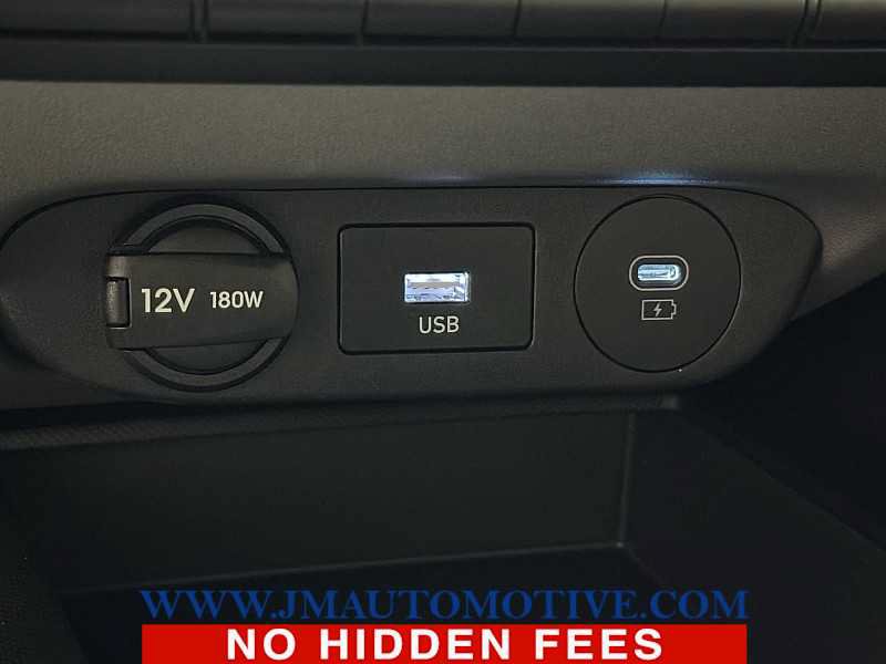 Used 2024 Hyundai Elantra SE FWD image 32