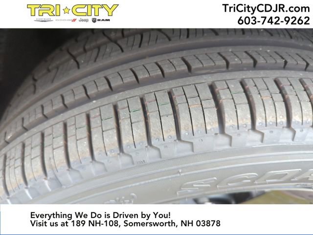 New 2025 Jeep Grand Cherokee Limited w/ Luxury Tech Group II image 44