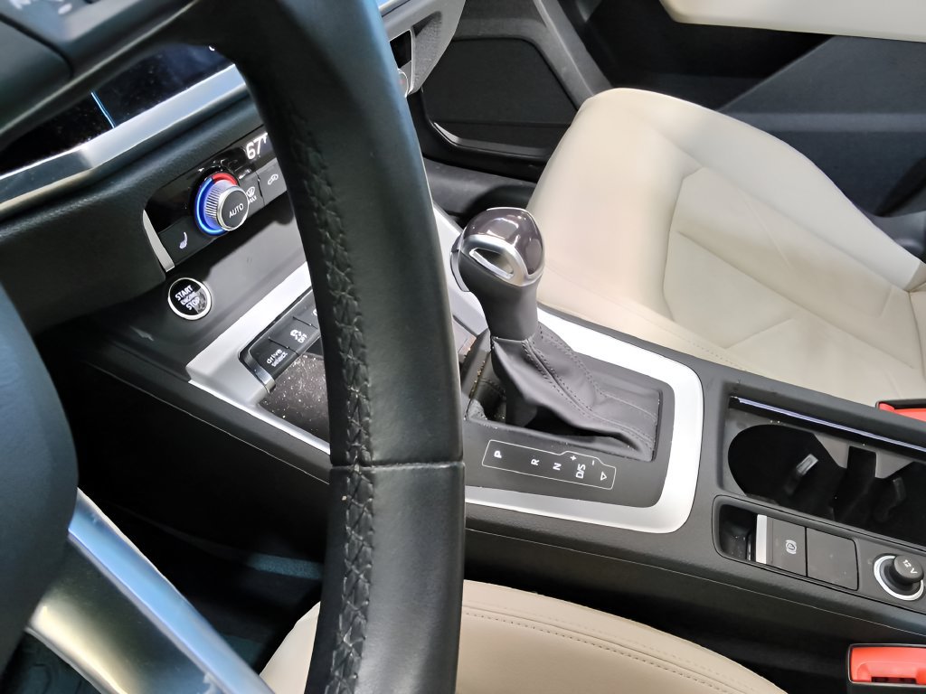 Used 2022 Audi Q3 2.0T Premium w/ Convenience Package AWD/4WD image 21