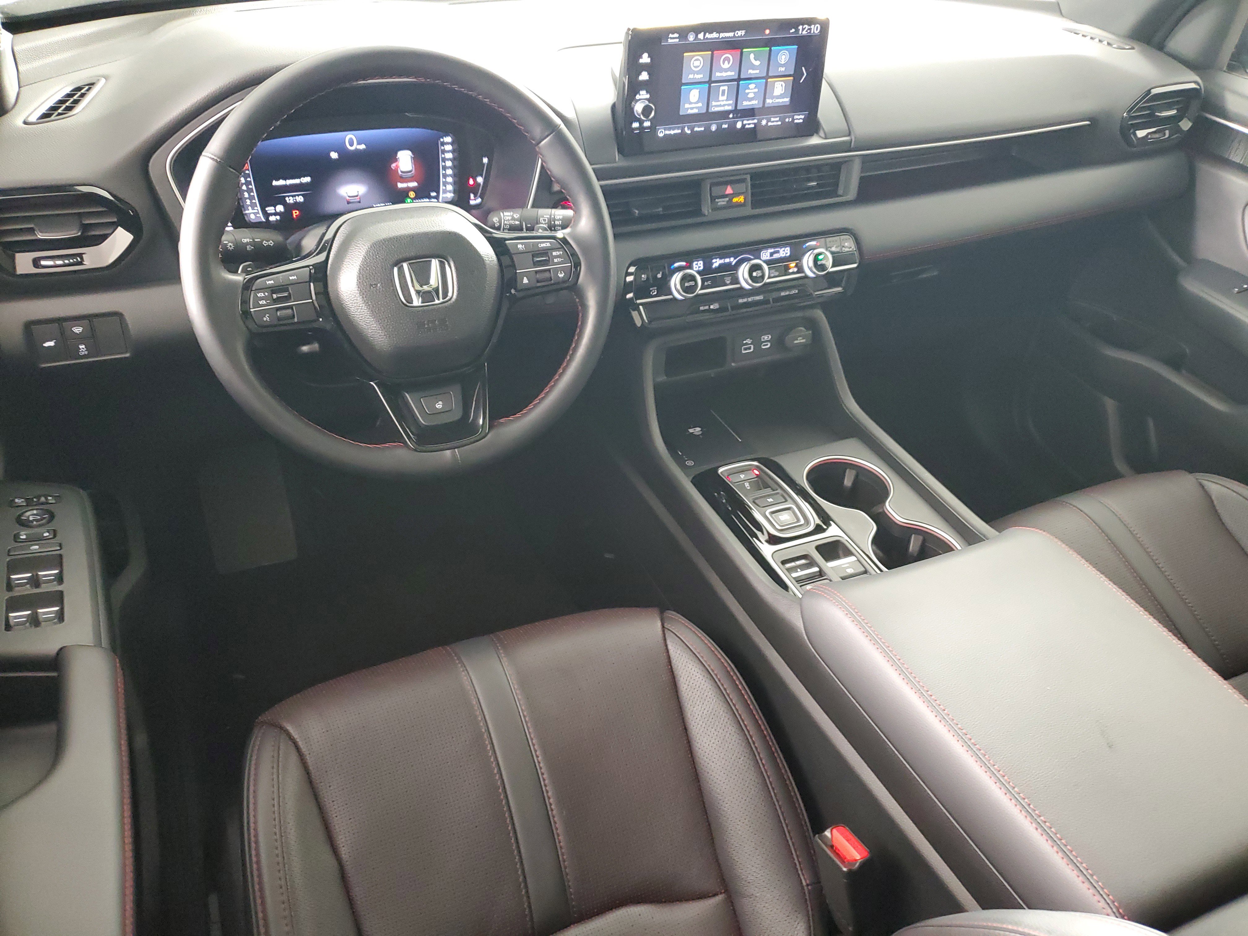Certified 2025 Honda Pilot Black Edition image 15