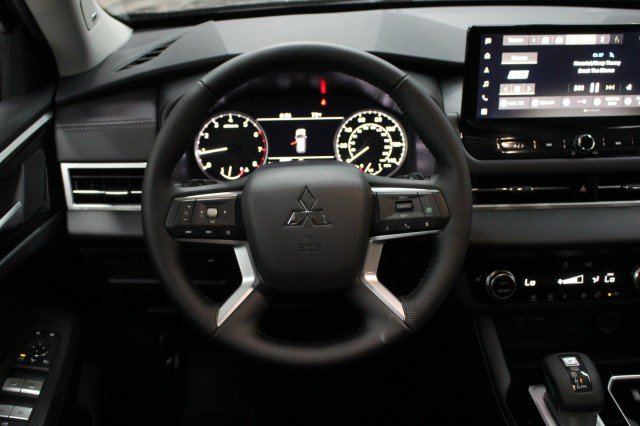 New 2026 Mitsubishi Outlander SE AWD/4WD image 21