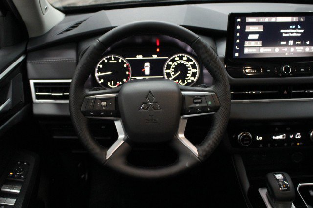New 2026 Mitsubishi Outlander SE AWD/4WD image 21