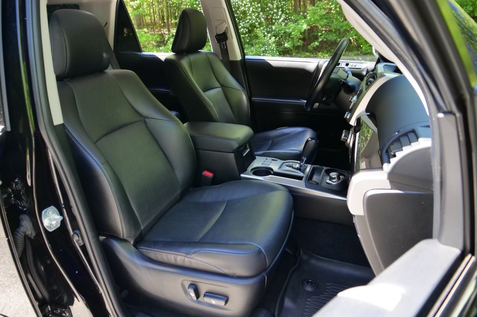Used 2023 Toyota 4Runner Limited AWD/4WD image 35