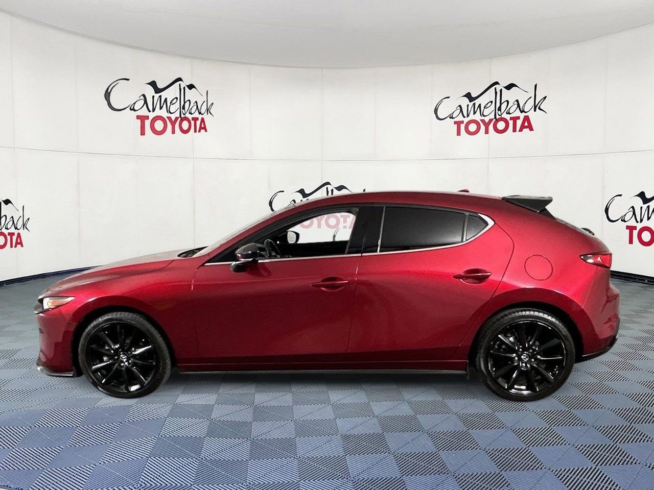 Used 2023 MAZDA MAZDA3 Hatchback w/Premium Plus Pkg AWD/4WD image 4