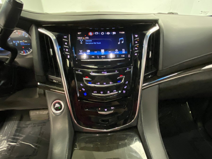 Used 2017 Cadillac Escalade Platinum AWD/4WD image 28