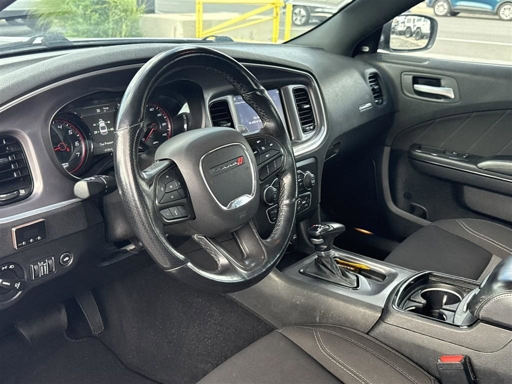 Used 2020 Dodge Charger SXT w/ Blacktop Package AWD/4WD image 22