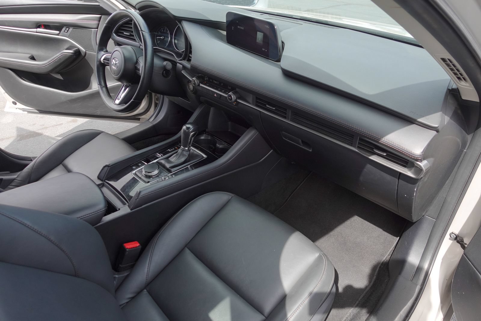 Used 2024 MAZDA MAZDA3 s FWD image 13