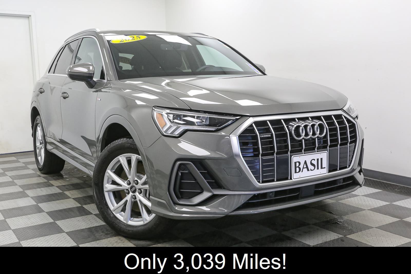 Used 2025 Audi Q3 2.0T Premium Plus w/ Premium Plus Package AWD/4WD image 2