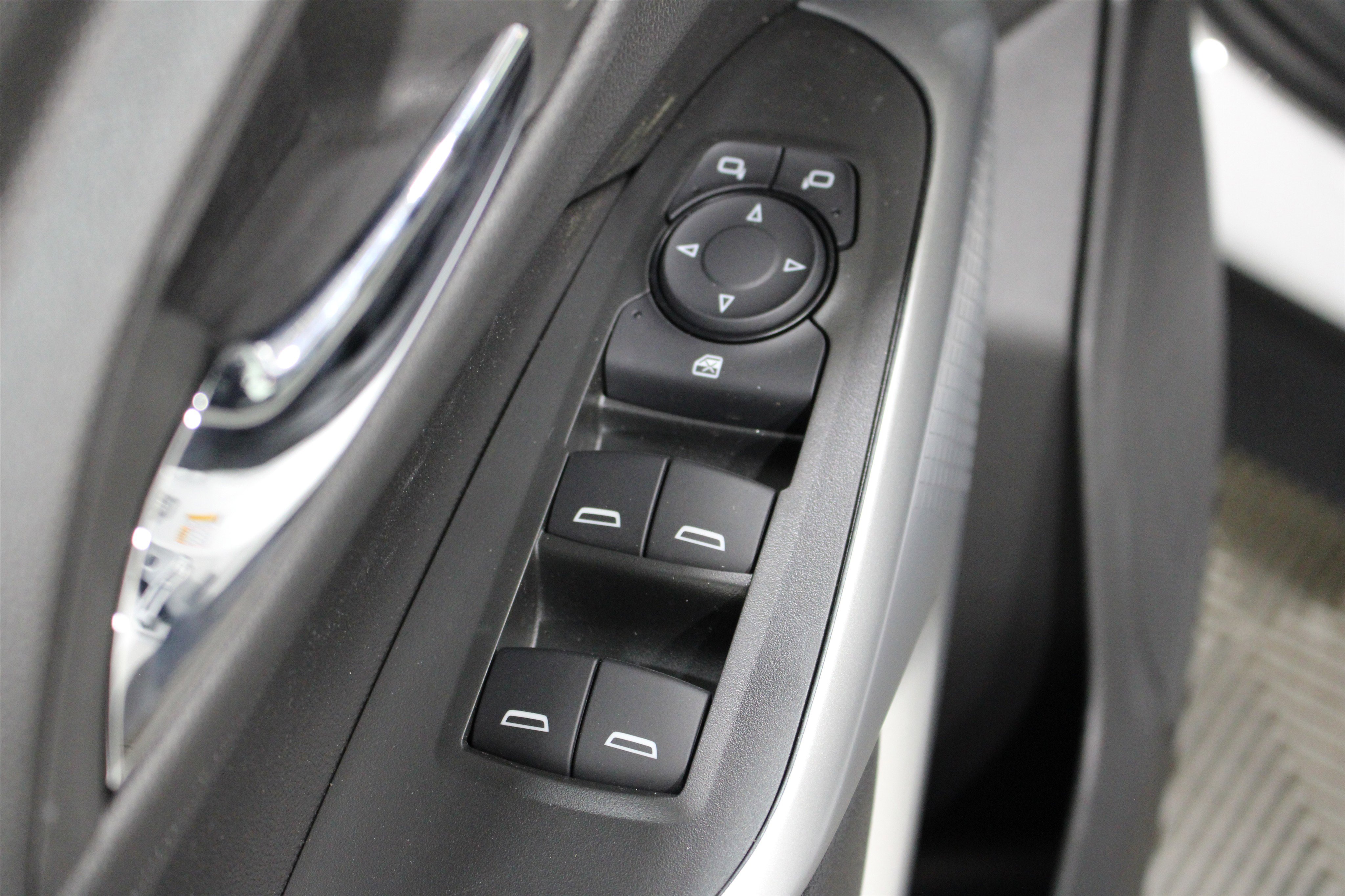 Used 2026 Chevrolet Trax LS FWD image 7