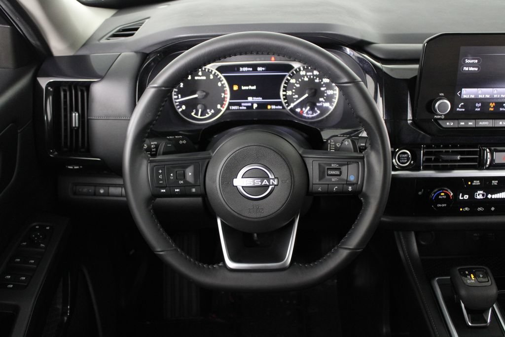 Certified 2024 Nissan Pathfinder SV FWD image 24