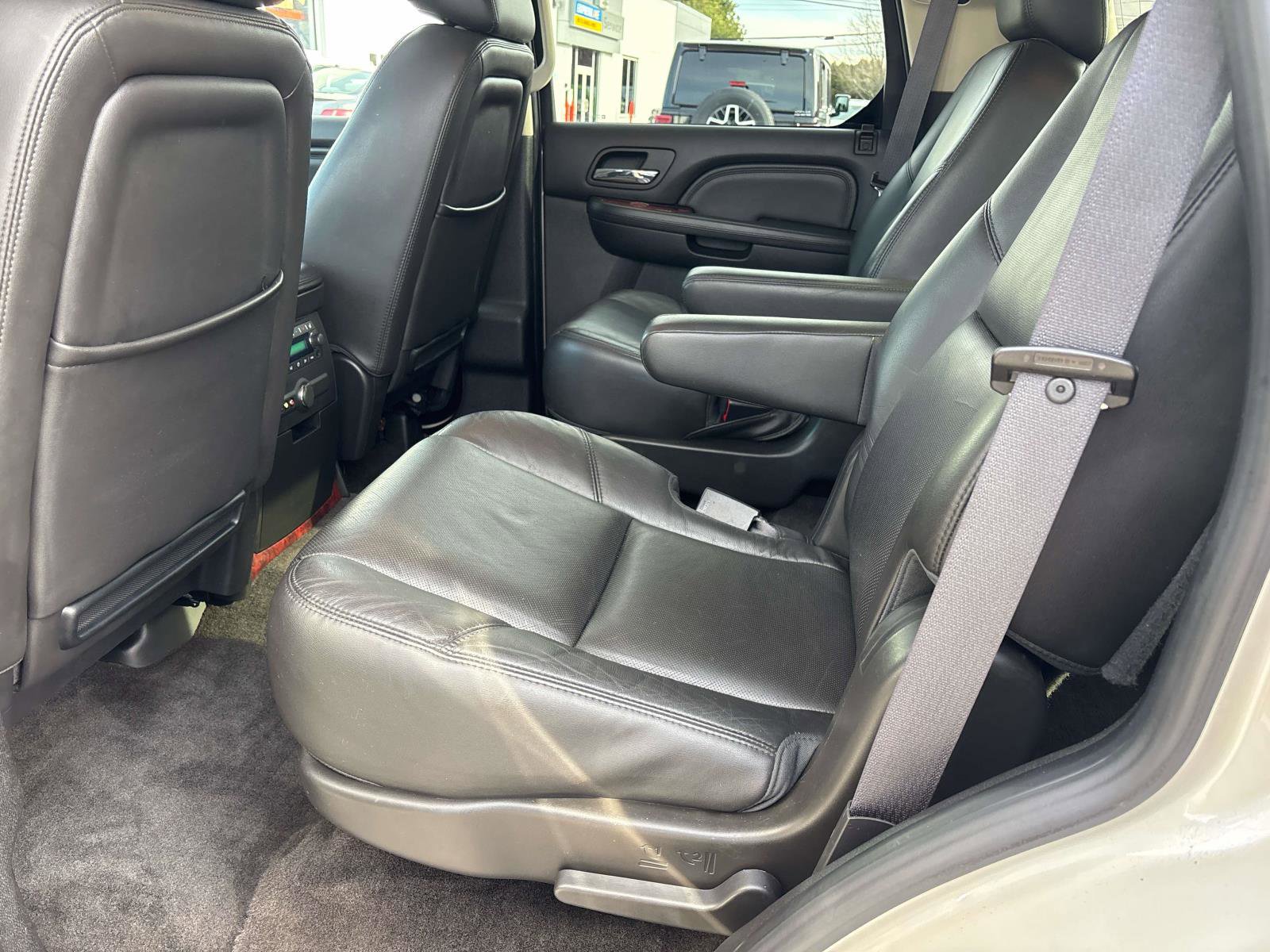 Used 2014 Cadillac Escalade Premium image 9