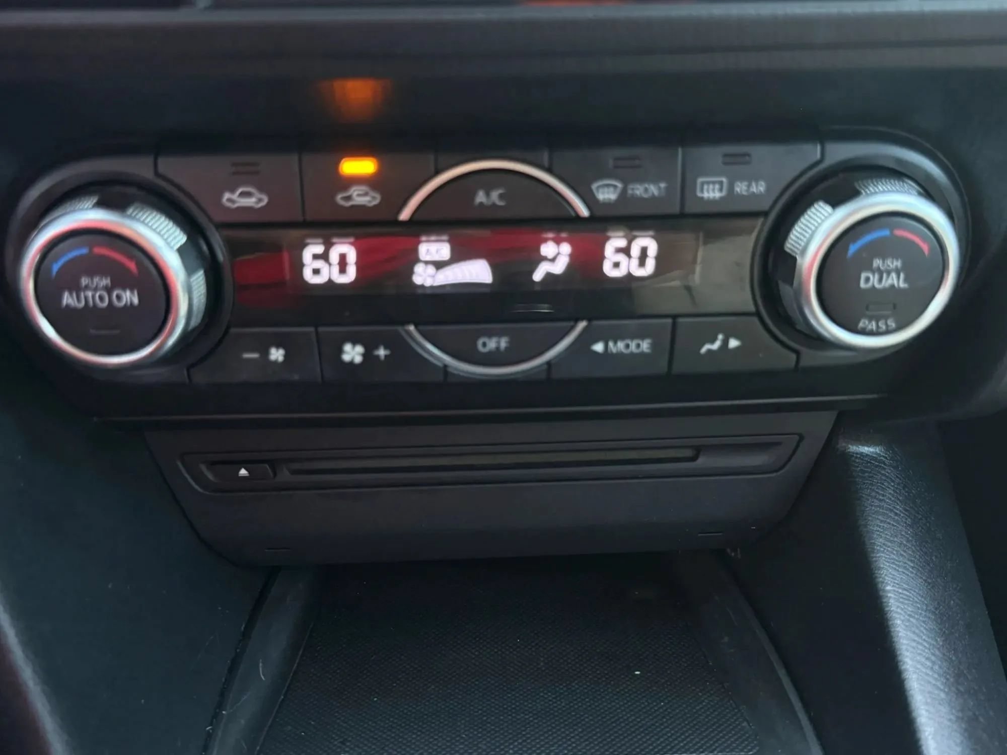 Used 2014 MAZDA MAZDA3 s Grand Touring FWD image 31