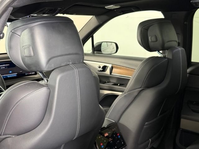 Certified 2026 Cadillac Vistiq Luxury AWD/4WD image 25