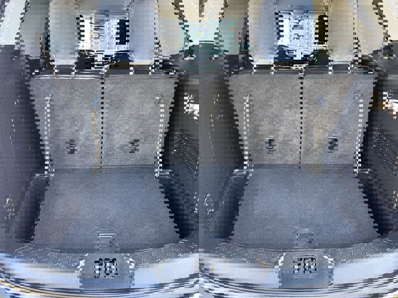 Used 2022 Ford Explorer XLT w/ Equipment Group 202A image 27