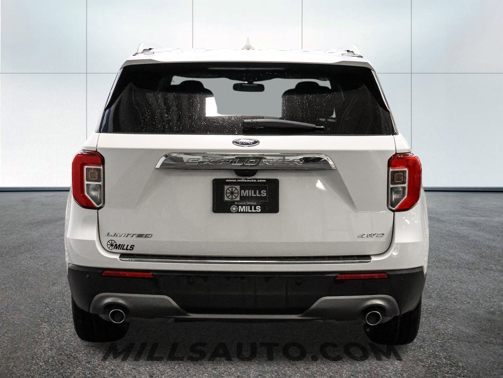 Used 2023 Ford Explorer Limited w/ Equipment Group 301A image 6