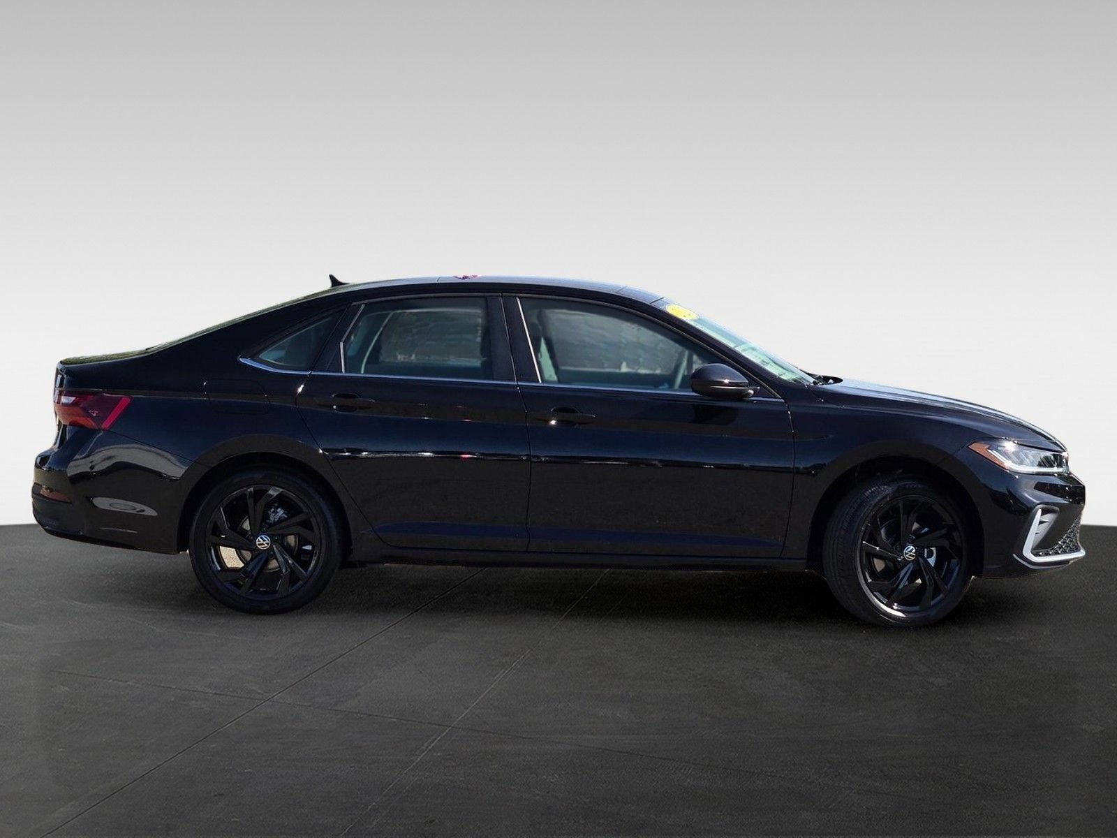 New 2026 Volkswagen Jetta SE FWD image 4