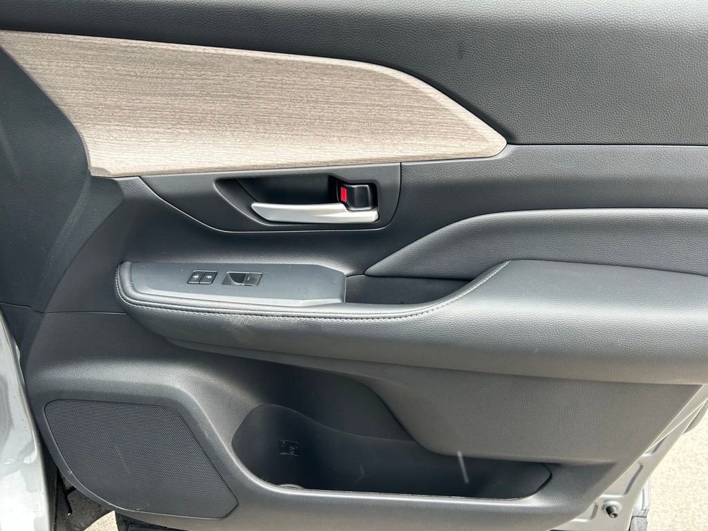 Used 2025 Toyota Grand Highlander AWD image 33