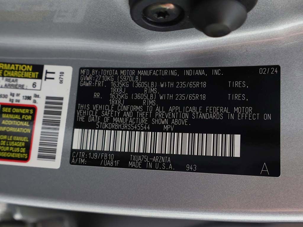Used 2024 Toyota Highlander LE AWD/4WD image 54