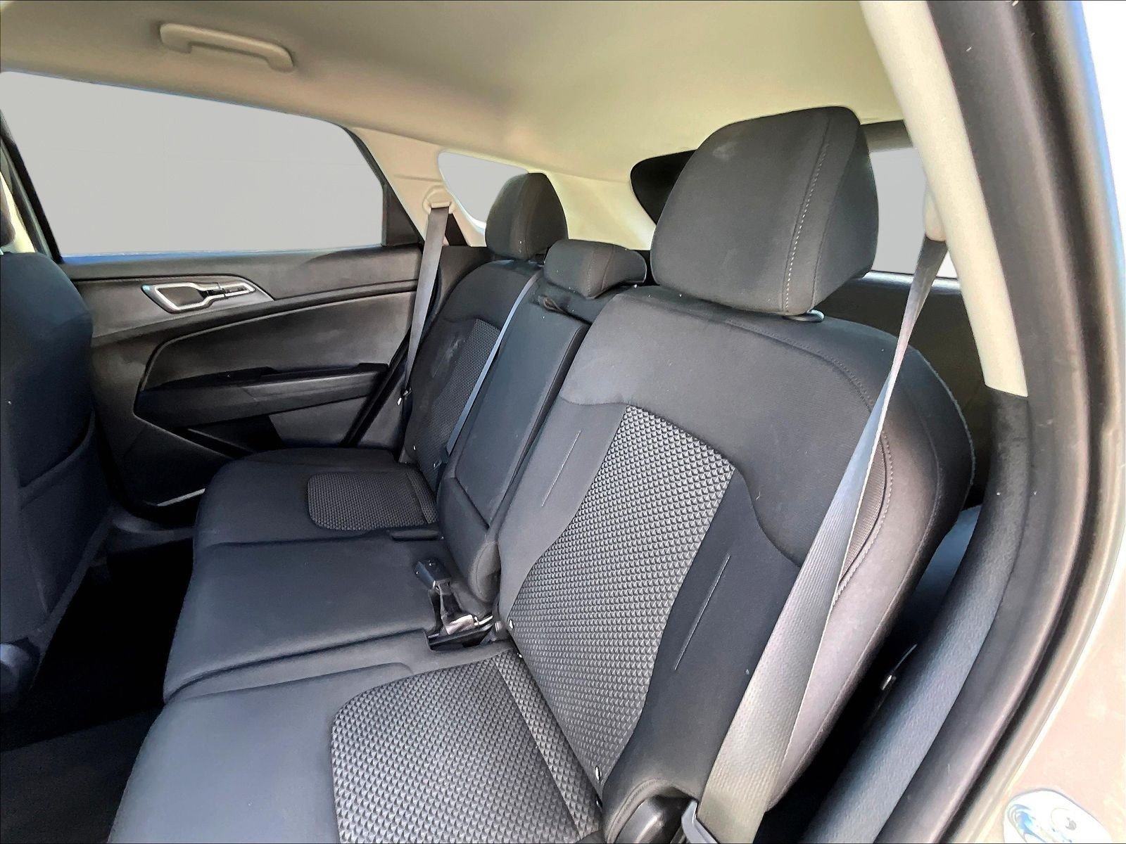 Used 2023 Kia Sportage LX AWD/4WD image 22