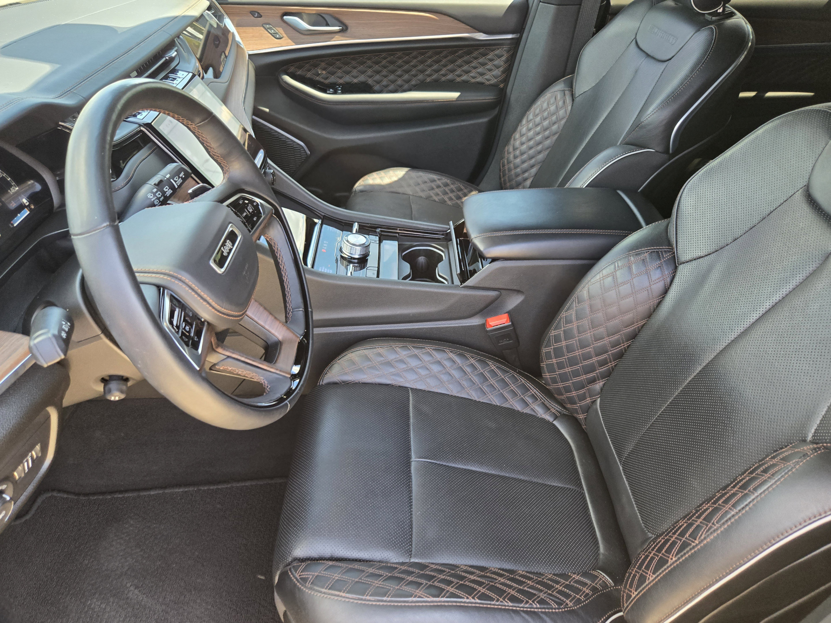 Used 2023 Jeep Grand Cherokee L Summit w/ Advanced Protech Group IV AWD/4WD image 7
