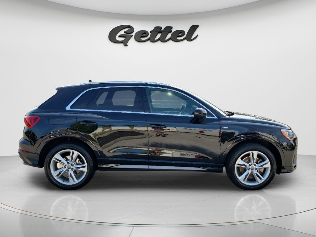 Used 2020 Audi Q3 2.0T Premium w/ Convenience Package AWD/4WD image 4