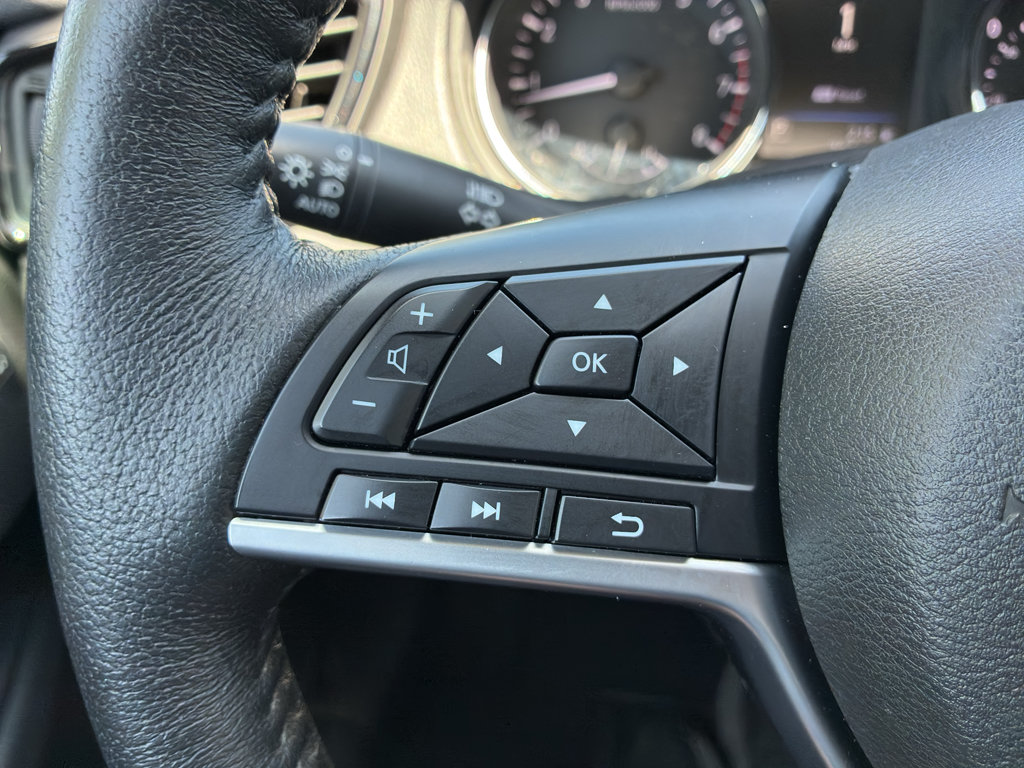 Used 2019 Nissan Rogue SV w/ Premium Package FWD image 29