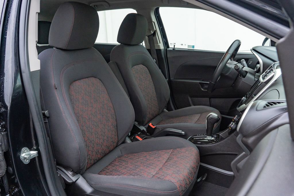 Used 2019 Chevrolet Sonic LT w/ Convenience Package image 19