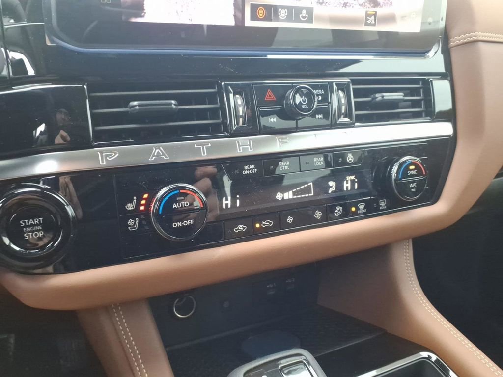 New 2026 Nissan Pathfinder Platinum image 12