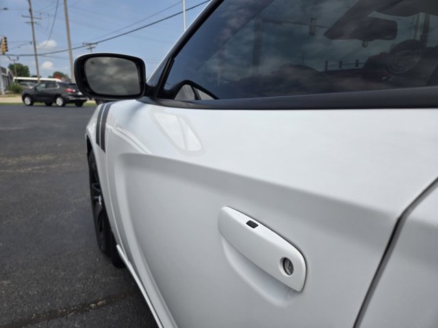 Used 2017 Dodge Charger SXT RWD image 34