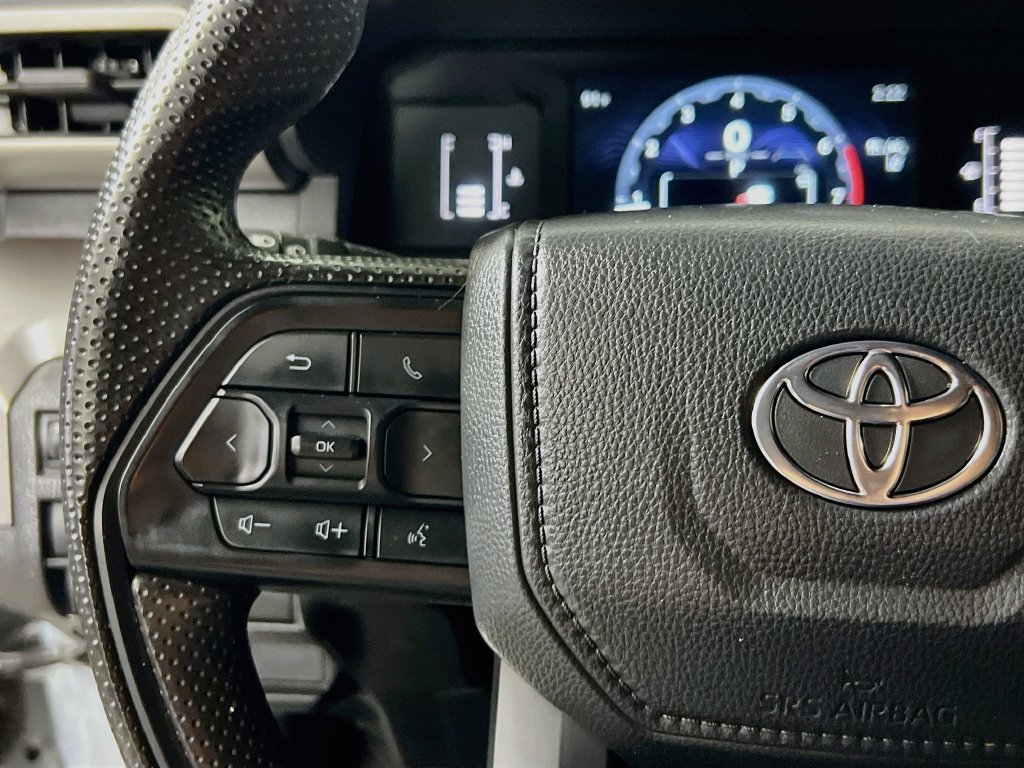 Used 2024 Toyota Tacoma SR5 AWD/4WD image 15