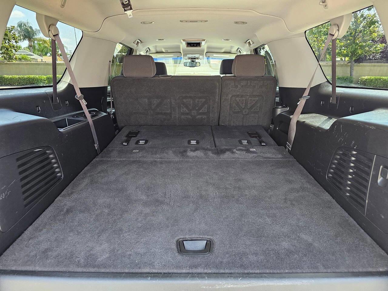 Used 2016 Chevrolet Suburban LS RWD image 17