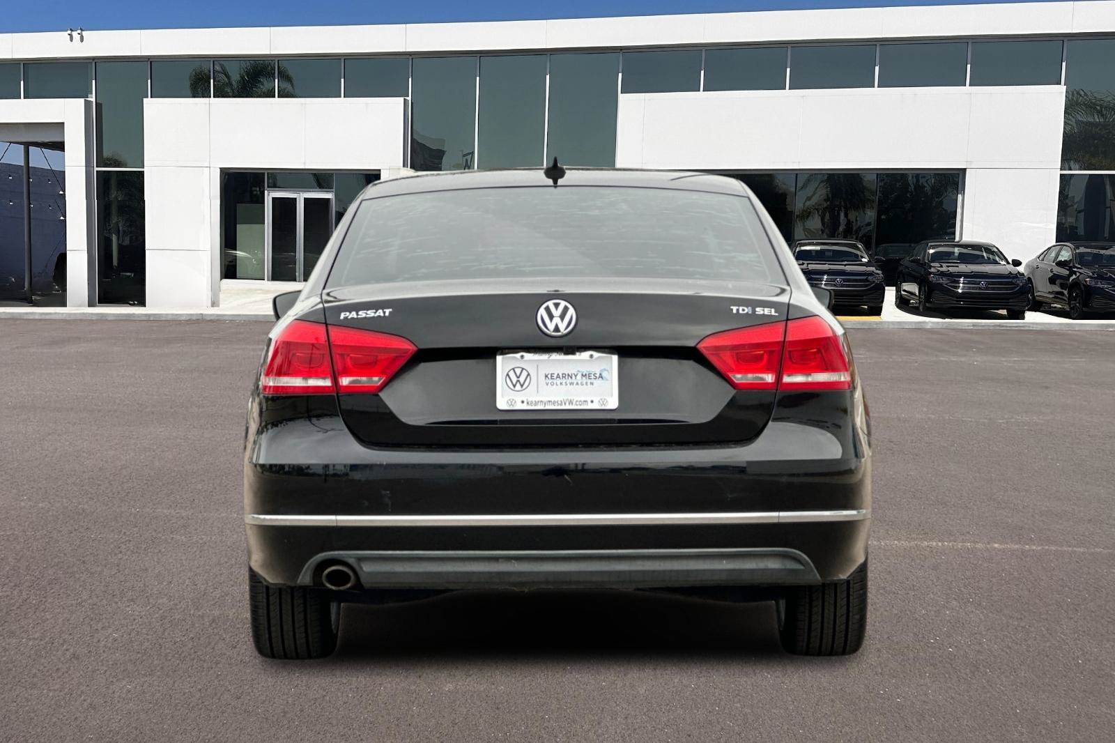 Used 2014 Volkswagen Passat TDI SEL Premium FWD image 4