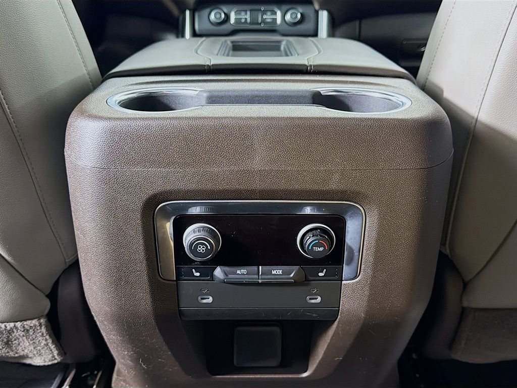 Used 2021 Chevrolet Tahoe Z71 w/ Z71 Signature Package AWD/4WD image 27