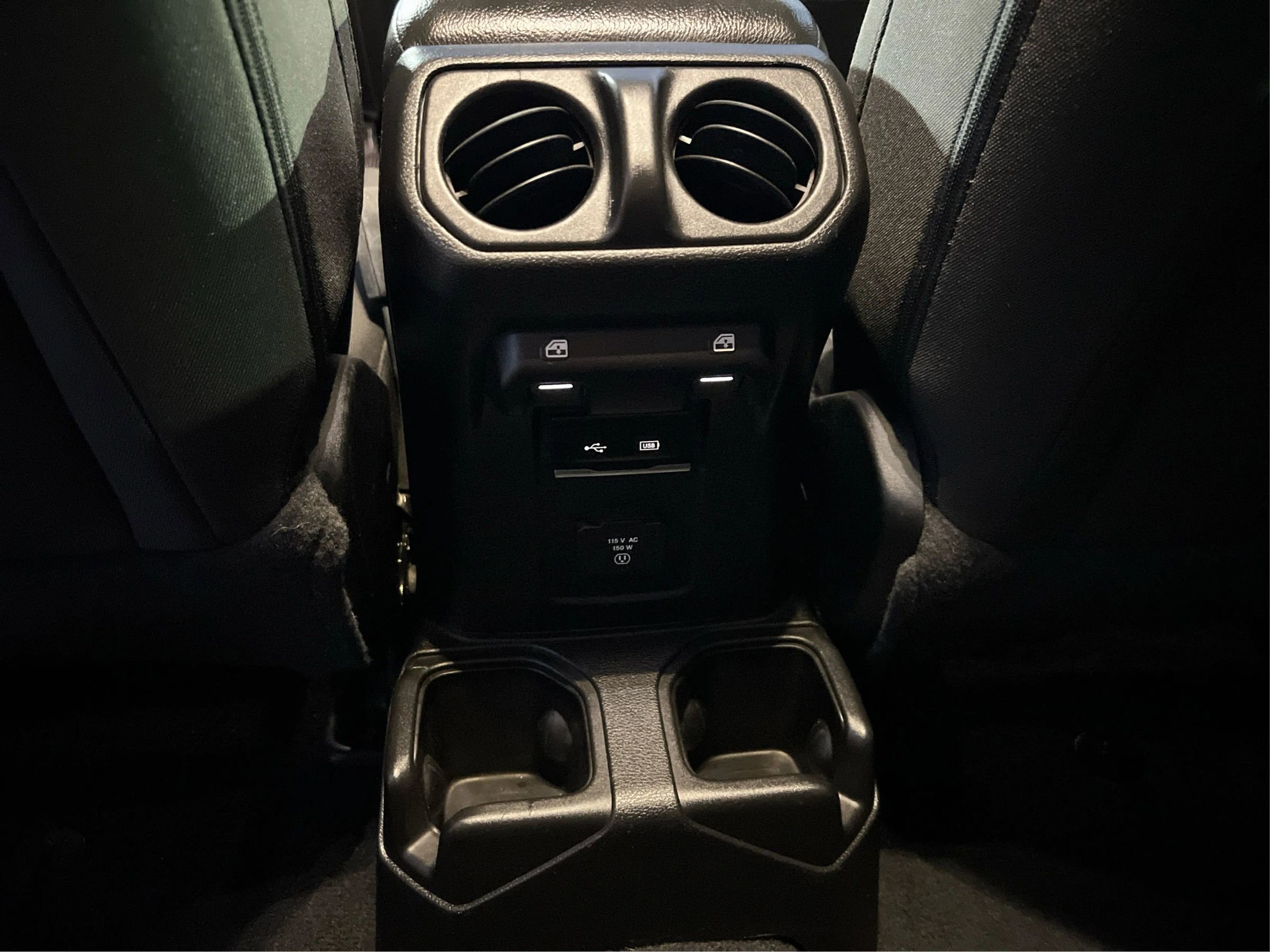 Used 2020 Jeep Wrangler Unlimited Sahara image 35