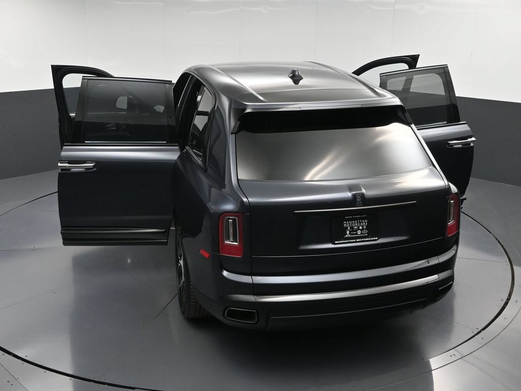 Certified 2024 Rolls-Royce Cullinan Black Badge AWD/4WD image 40