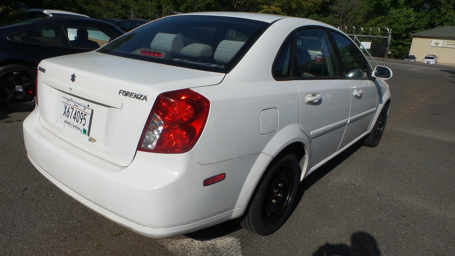 Used 2006 Suzuki Forenza Sedan FWD image 9
