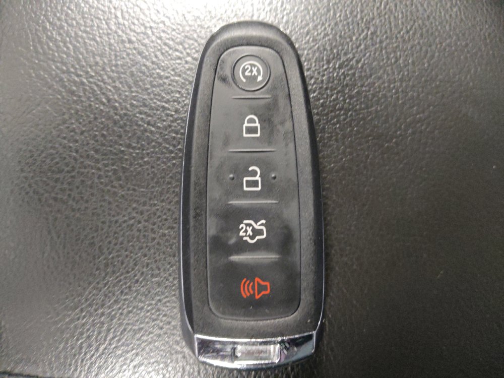 Used 2017 Ford Focus Titanium w/ Titanium Technology Package FWD image 32