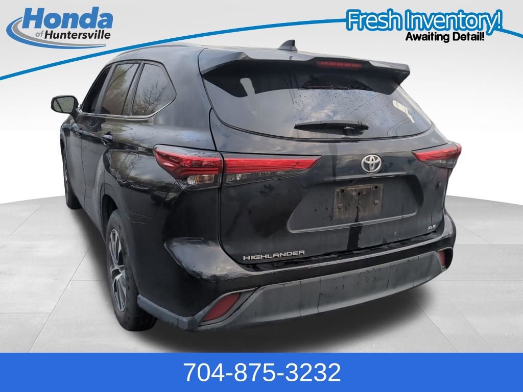 Used 2023 Toyota Highlander XLE image 6
