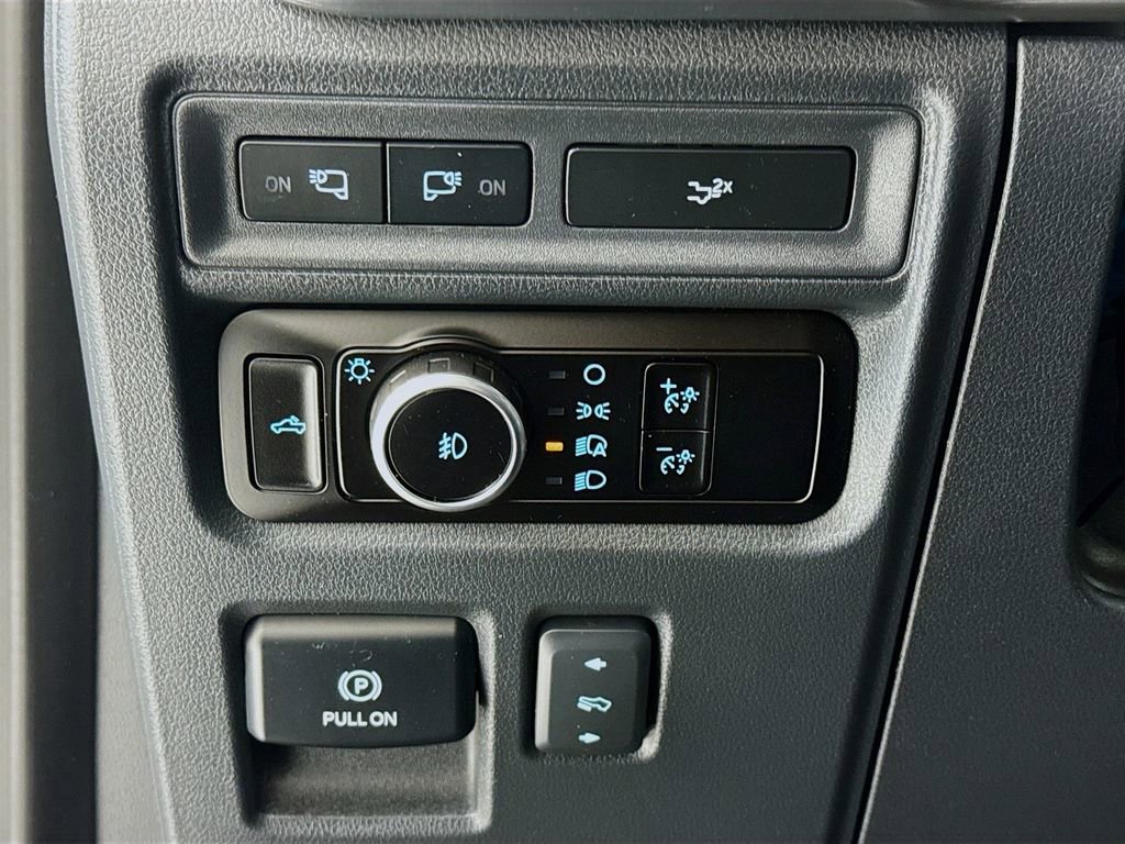 Used 2023 Ford F150 Lariat image 9
