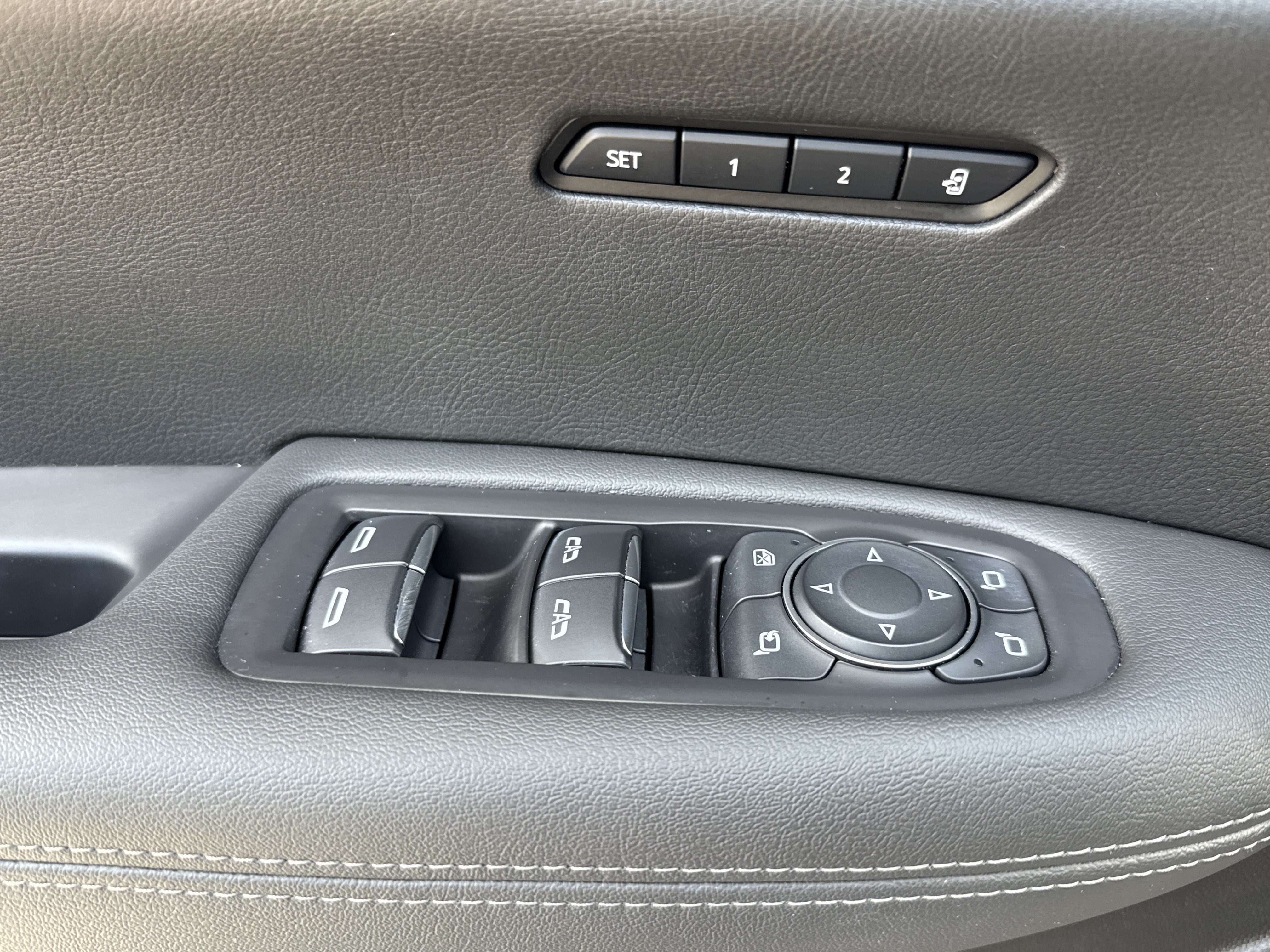 Used 2023 Cadillac XT6 Sport w/ Technology Package AWD/4WD image 14