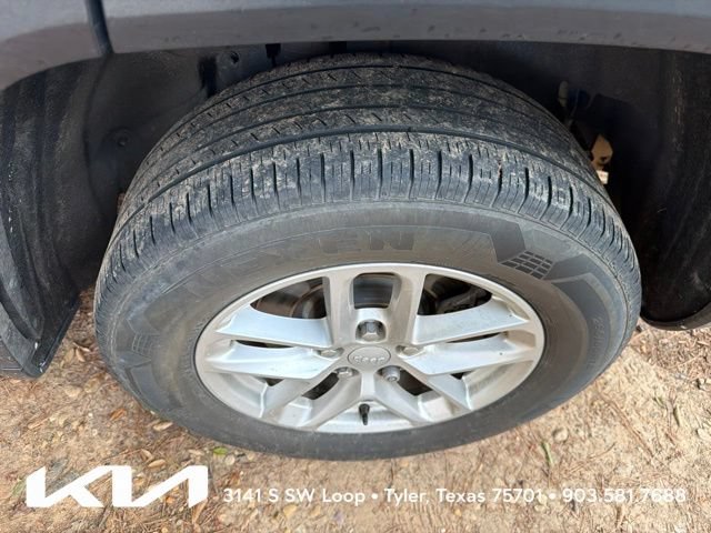 Used 2021 Jeep Grand Cherokee L Laredo w/ Luxury Tech Group I RWD image 7