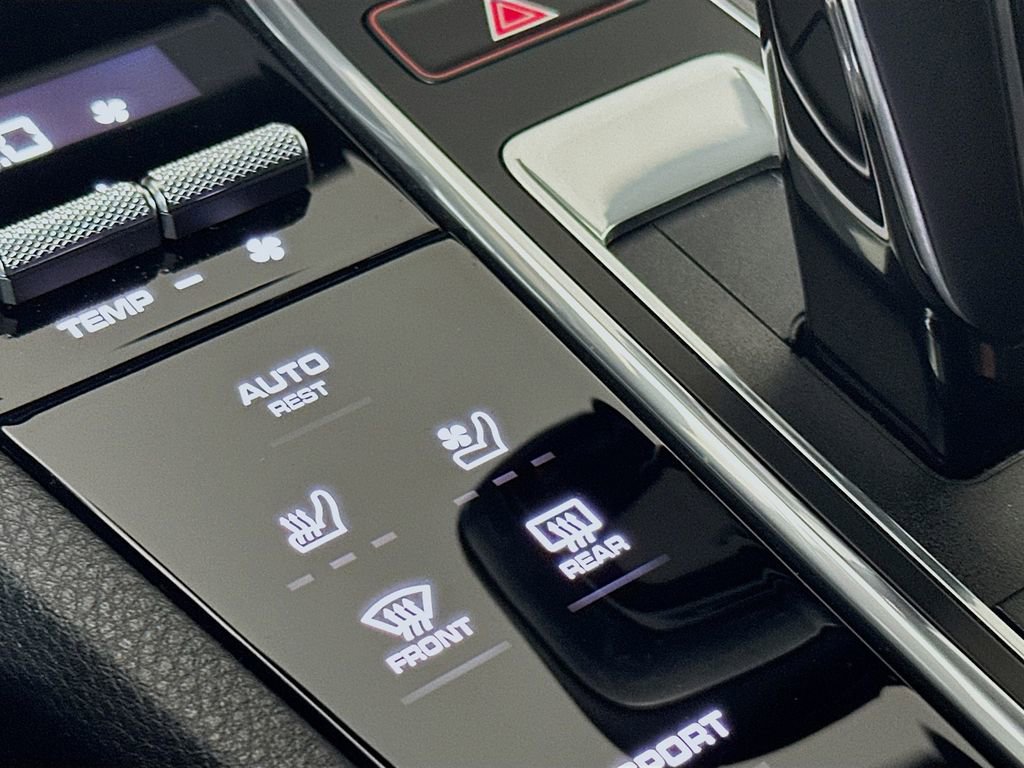 Used 2020 Porsche Cayenne image 22