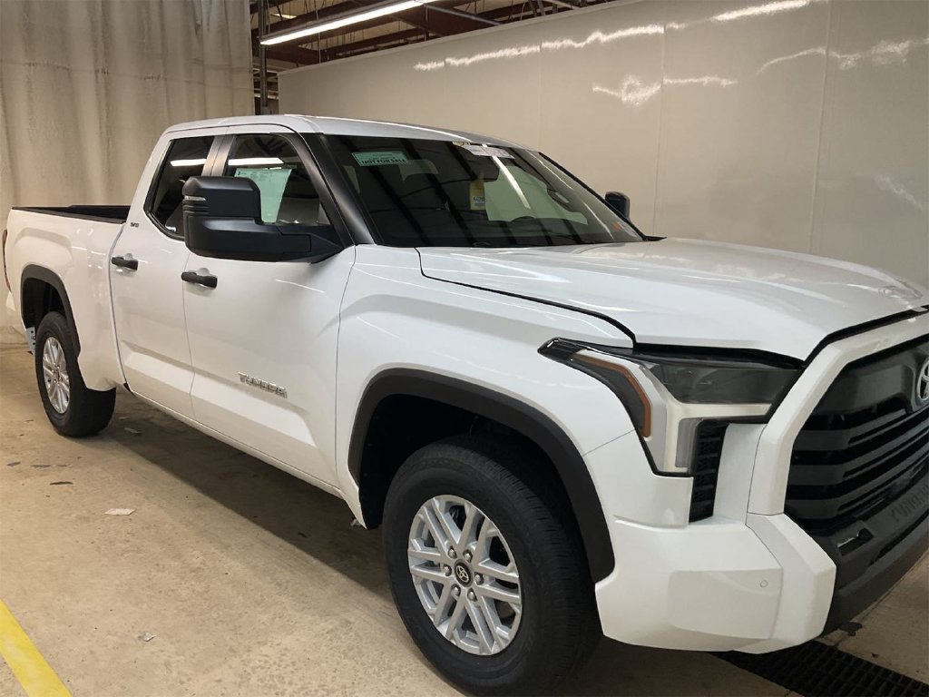 Used 2026 Toyota Tundra SR5 w/ SR5 Convenience Package AWD/4WD image 2
