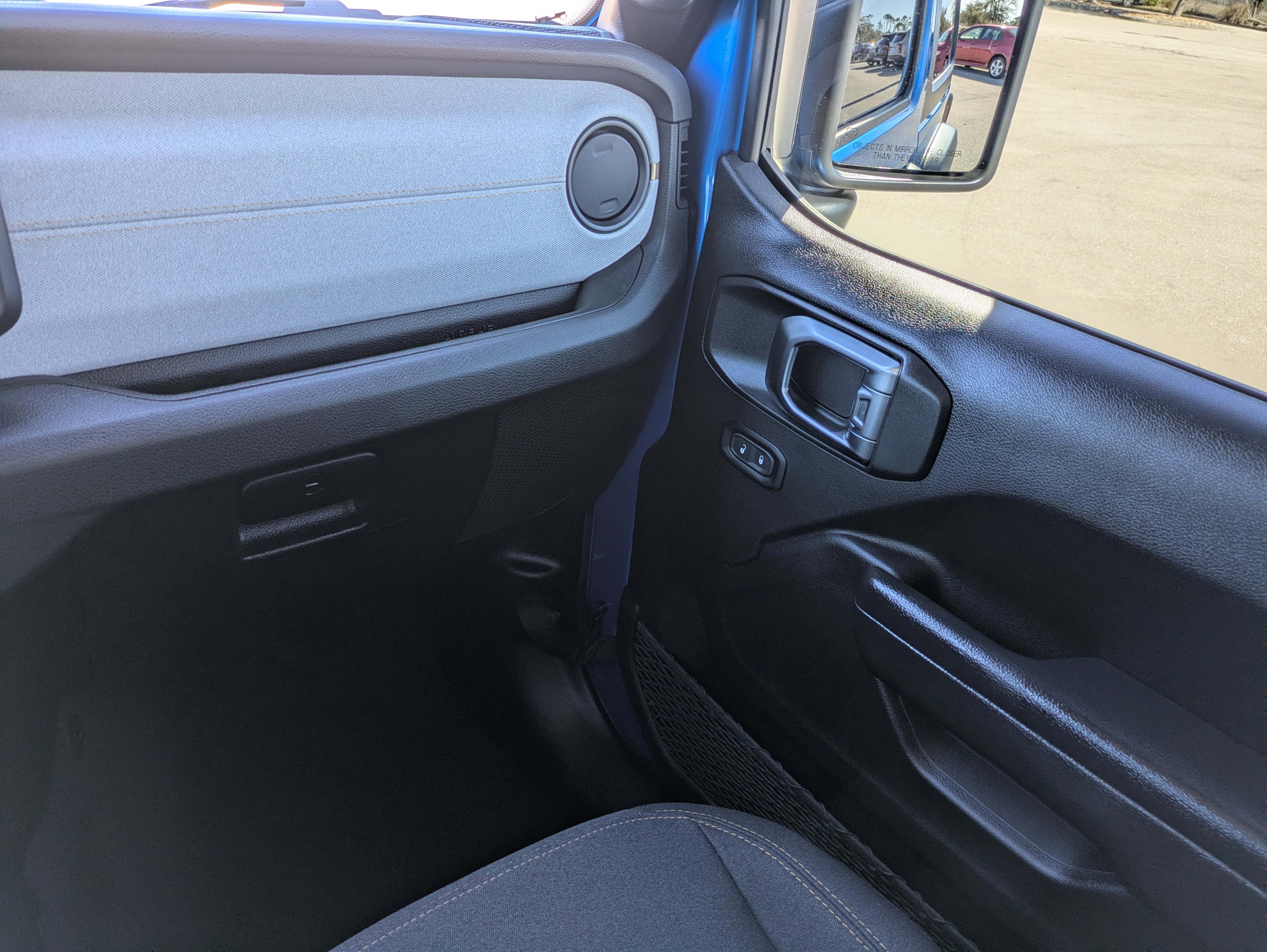 Used 2025 Jeep Wrangler Sport image 17