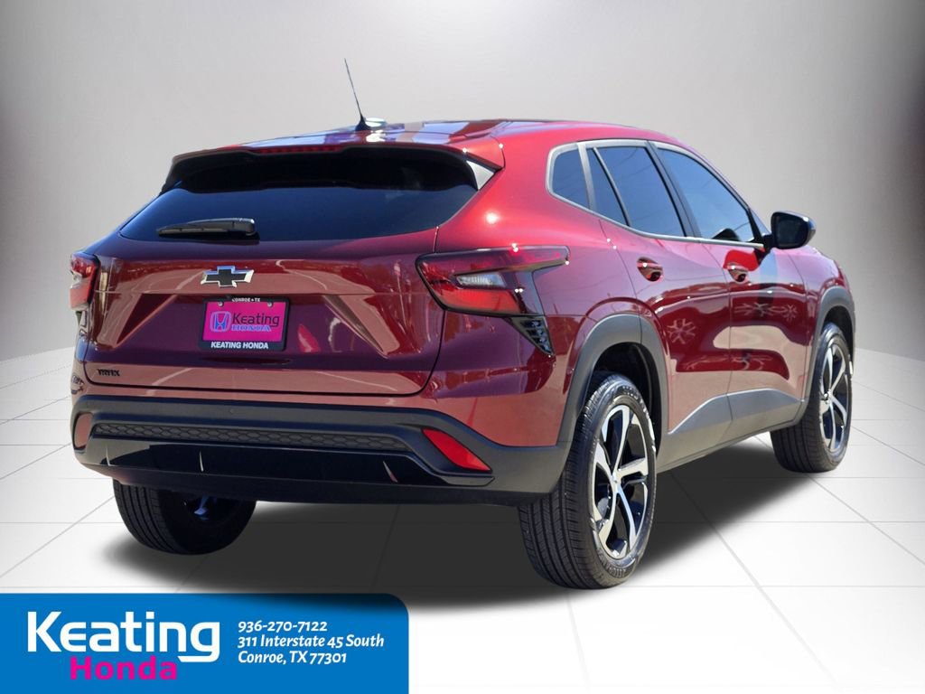 Used 2025 Chevrolet Trax RS w/ Sunroof Package image 5