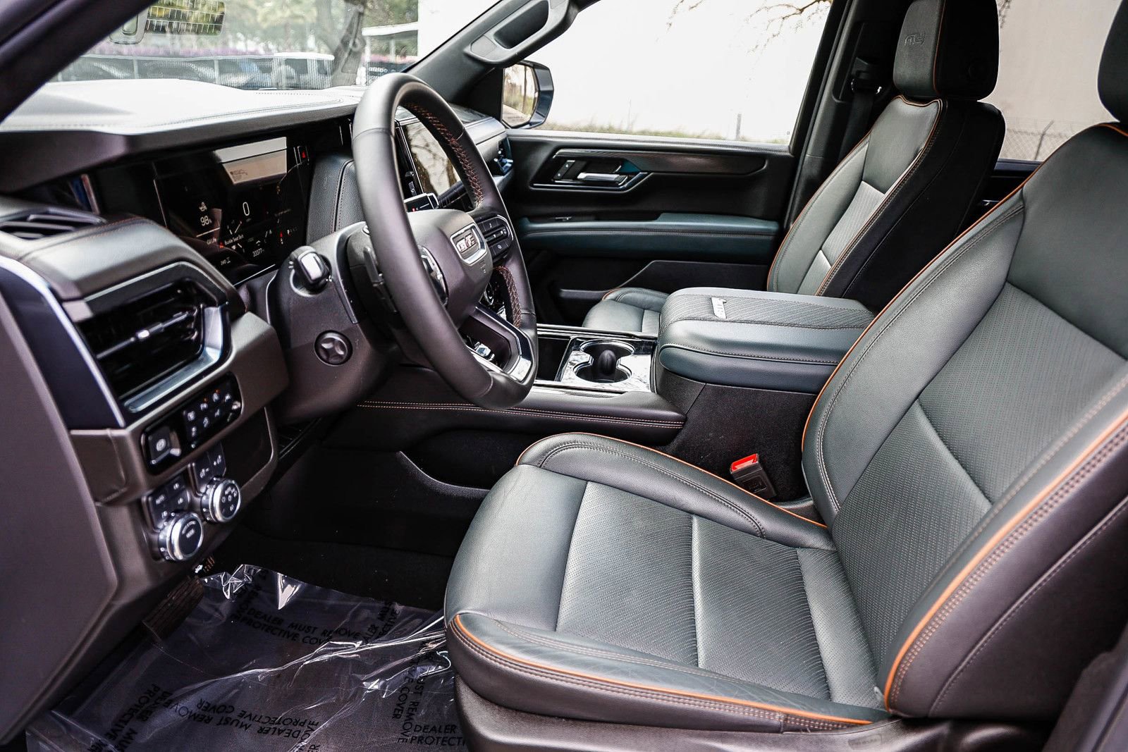 Used 2025 GMC Yukon XL AT4 image 19